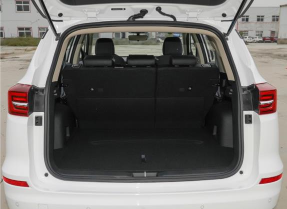 宋 2021款 经典版 1.5T 手动豪华型 车厢座椅   后备厢