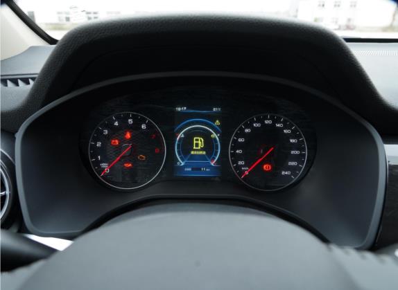 宋 2021款 经典版 1.5T 手动豪华型 中控类   仪表盘