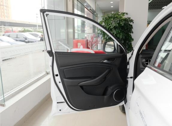宋 2021款 经典版 1.5T 自动豪华型 车厢座椅   前门板