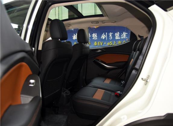 元 2016款 1.5L 手动尊荣型 车厢座椅   后排空间