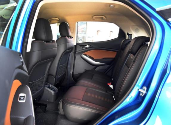 元 2016款 1.5L 手动舒适型 车厢座椅   后排空间