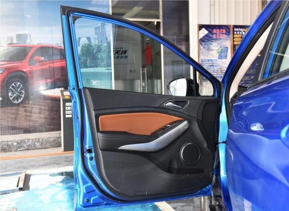 元 2016款 1.5L 手动舒适型 车厢座椅   前门板