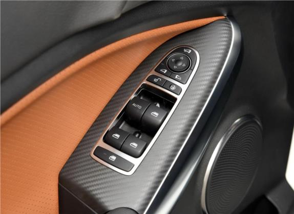 元 2016款 1.5L 手动豪华型 车厢座椅   门窗控制