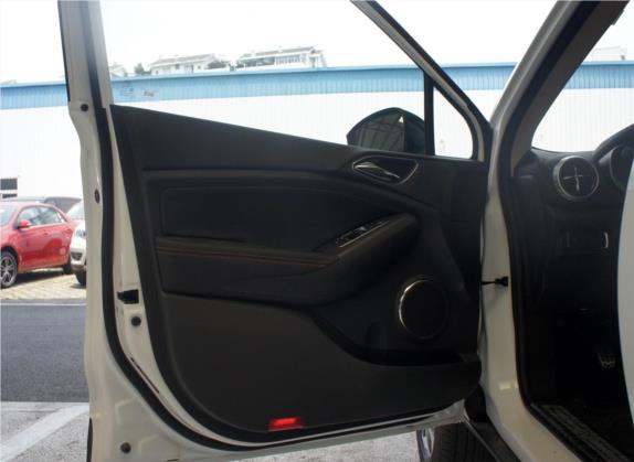 元 2017款 1.5L 手动酷炫时尚型 车厢座椅   前门板