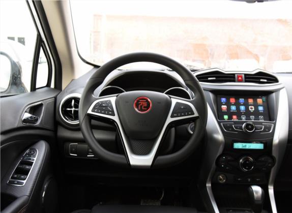 元 2017款 1.5L 自动酷炫互联型 中控类   驾驶位