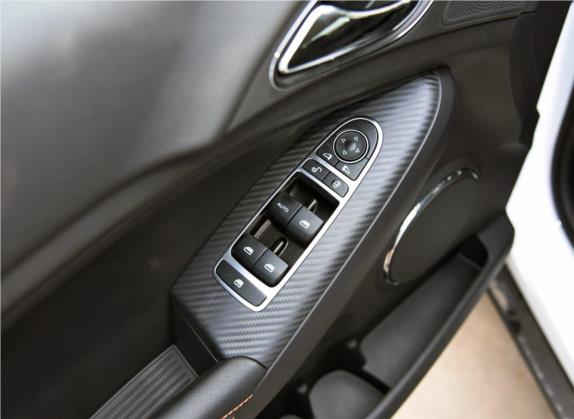 元 2017款 1.5L 自动酷炫互联型 车厢座椅   门窗控制