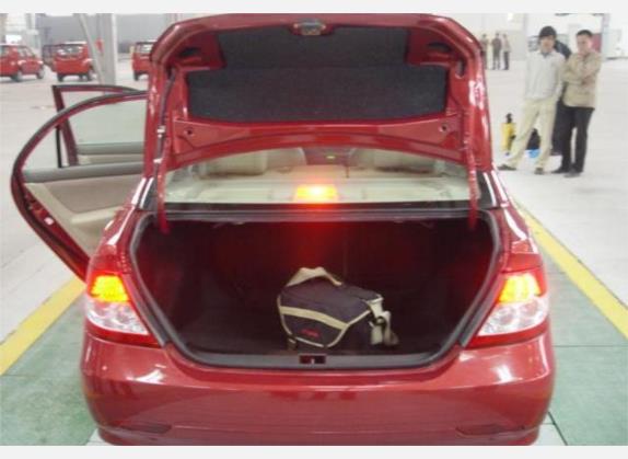 比亚迪F3 2005款 1.6L 舒适型 车厢座椅   后备厢