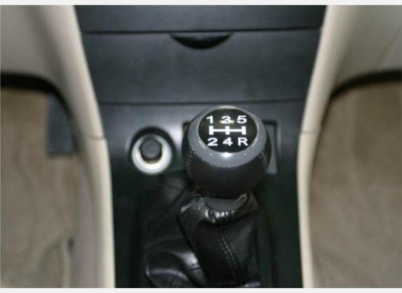 比亚迪F3 2005款 1.6L 舒适型 中控类   挡把