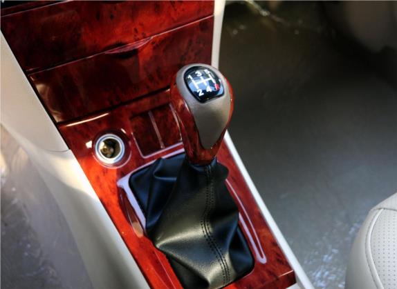 比亚迪F3 2011款 1.5L 新白金版标准型 中控类   挡把