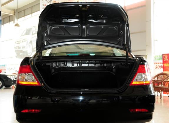 比亚迪F3 2011款 1.5L 新白金版豪华型 车厢座椅   后备厢