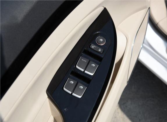 比亚迪e5 2017款 300 尊贵型 车厢座椅   门窗控制