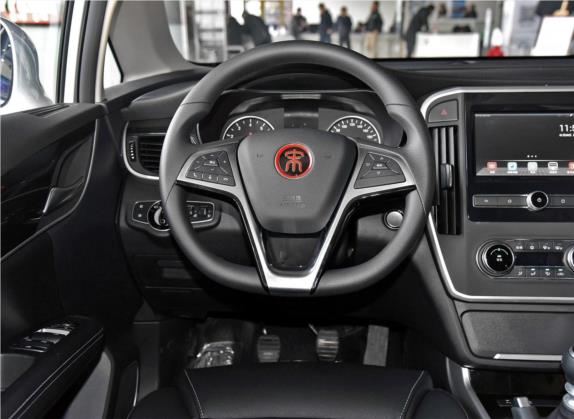 宋MAX 2017款 1.5T 手动智联豪华型 7座 中控类   驾驶位