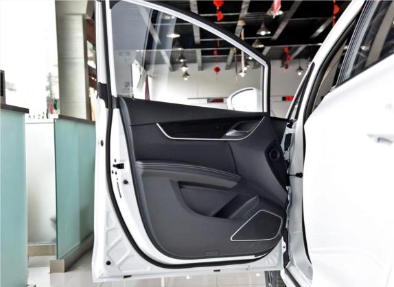 宋MAX 2017款 1.5T 手动智联豪华型 7座 车厢座椅   前门板