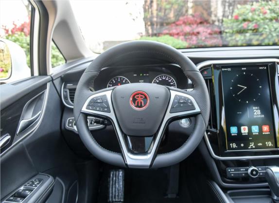 宋MAX 2018款 1.5T 自动智联尊享型 6座 中控类   驾驶位