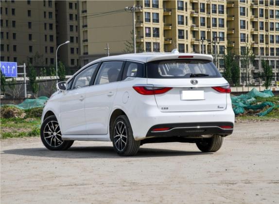 宋MAX 2018款 1.5T 手动智联豪华型 6座 外观   斜后