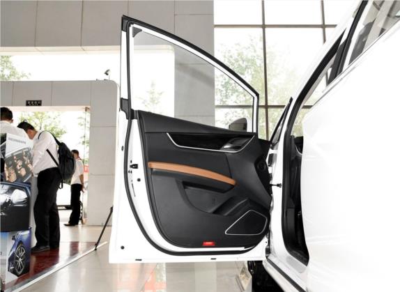 宋MAX 2018款 1.5T 自动智联精英型 6座 车厢座椅   前门板