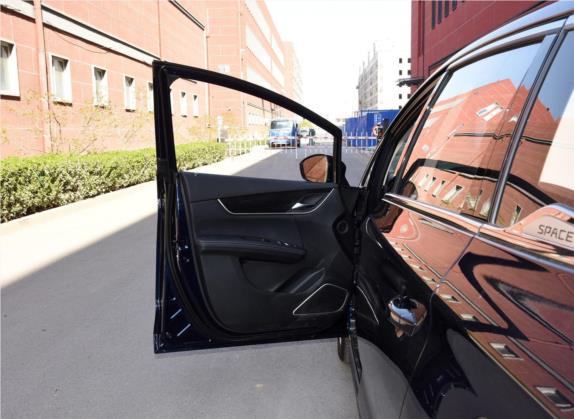 宋MAX 2019款 1.5T 手动智联睿逸型 6座 国V 车厢座椅   前门板