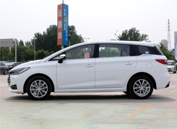 宋MAX 2019款 1.5T 手动智联睿逸型 7座 国V 外观   正侧