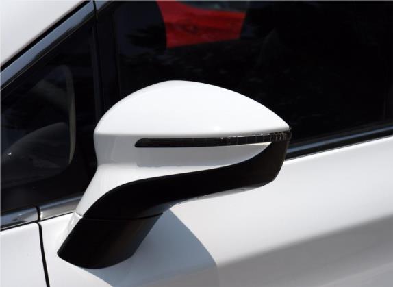 宋MAX 2019款 1.5T 自动智联睿进型 6座 国VI 外观细节类   外后视镜