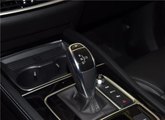 宋MAX 2019款 1.5T 自动智联睿进型 6座 国VI 中控类   挡把