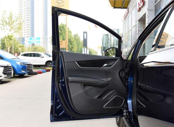 宋MAX 2019款 1.5T 自动智联睿逸天窗型 6座 国VI 车厢座椅   前门板