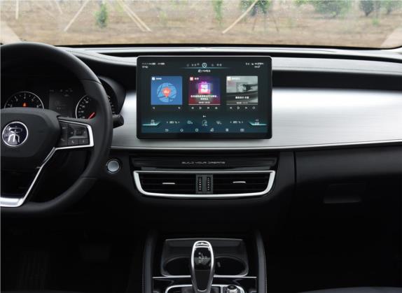 宋MAX 2021款 升级版 1.5T 自动旗舰型 7座 中控类   中控台