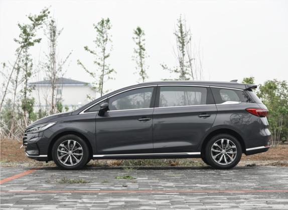 宋MAX 2021款 升级版 1.5T 自动旗舰型 7座 外观   正侧