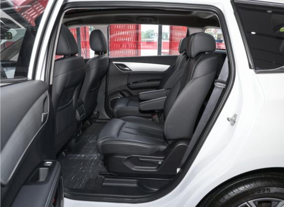 宋MAX 2021款 升级版 1.5T 自动旗舰型 6座 车厢座椅   后排空间