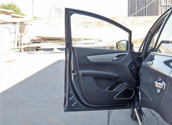 宋MAX 2021款 升级版 1.5T 自动豪华型 7座 车厢座椅   前门板