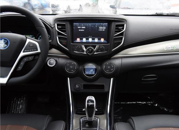 宋新能源 2018款 宋EV400 智联进取型 中控类   中控台