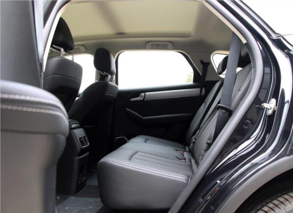 唐 2019款 2.0T 自动智联尊贵型 5座 国VI 车厢座椅   后排空间