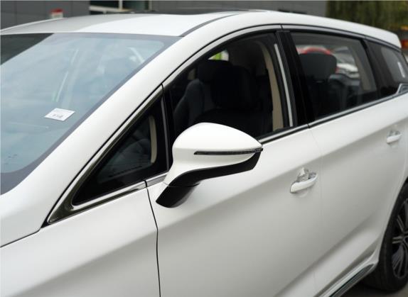 宋MAX新能源 2019款 DM 1.5T 智联致进型 6座 国VI 外观细节类   外后视镜