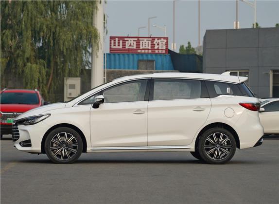 宋MAX新能源 2019款 DM 1.5T 智联致进型 6座 国VI 外观   正侧