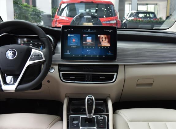 宋MAX新能源 2019款 DM 1.5T 智联致享型 7座 国V 中控类   中控台