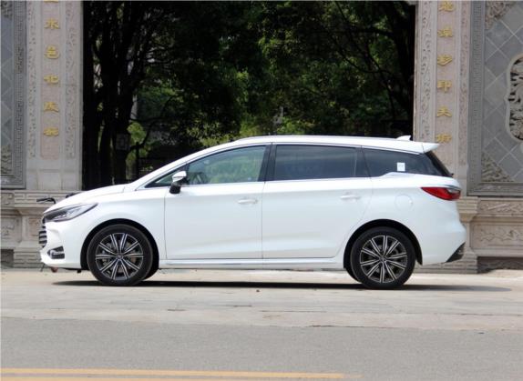 宋MAX新能源 2019款 DM 1.5T 智联致耀型 7座 国V 外观   正侧