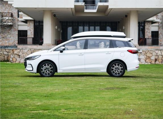 宋MAX新能源 2022款 DM-i 105KM 行政版 外观   正侧