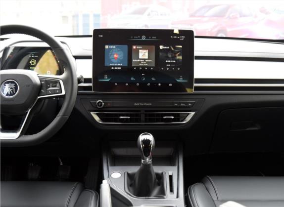 秦Pro 2018款 1.5L 手动智联锋劲型 中控类   中控台