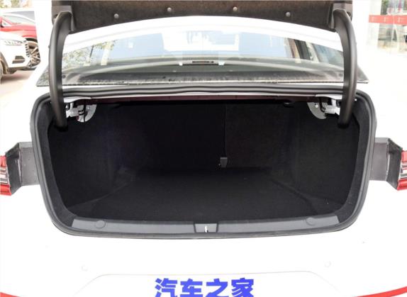 秦Pro 2018款 1.5L 手动智联锋劲型 车厢座椅   后备厢