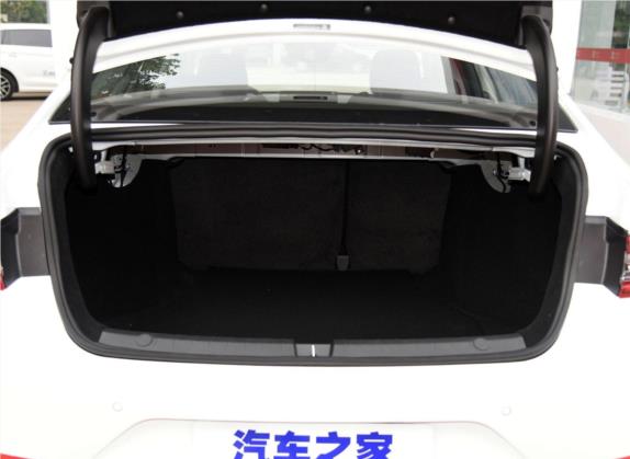 秦Pro 2018款 1.5TI 自动智联锋享型 车厢座椅   后备厢