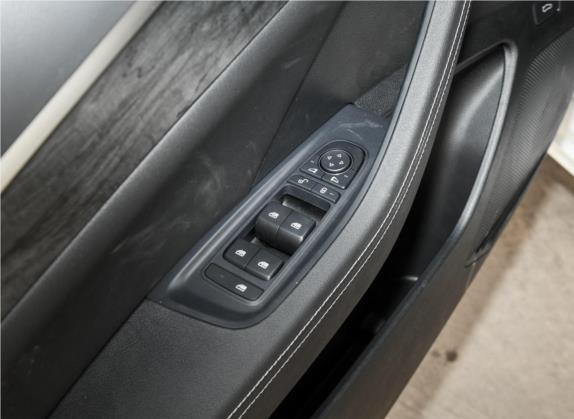 秦Pro新能源 2018款 EV500 智联领动型 车厢座椅   门窗控制