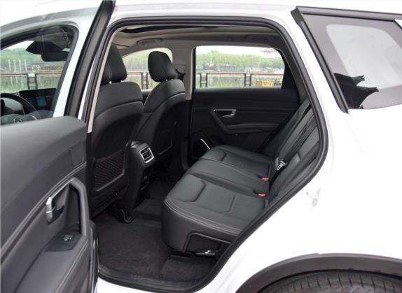 宋Pro 2019款 1.5T 自动尊贵型 车厢座椅   后排空间