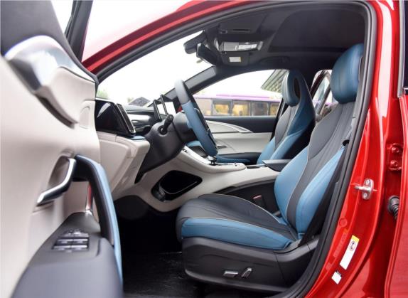 宋Pro 2021款 1.5T 自动骁云版尊贵型 车厢座椅   前排空间