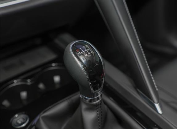 宋Pro 2021款 1.5T 手动精英型 中控类   挡把