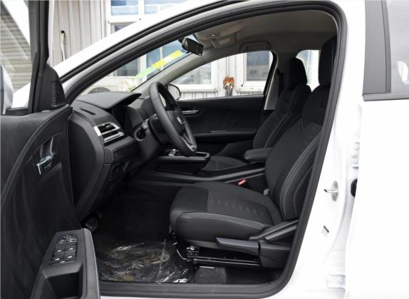 比亚迪e2 2020款 升级版 标准续航版 标准型 车厢座椅   前排空间