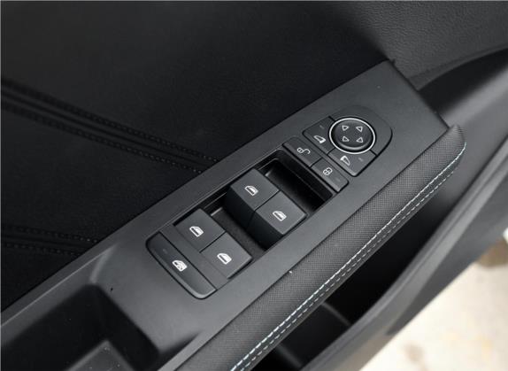 比亚迪e2 2020款 升级版 标准续航版 标准型 车厢座椅   门窗控制