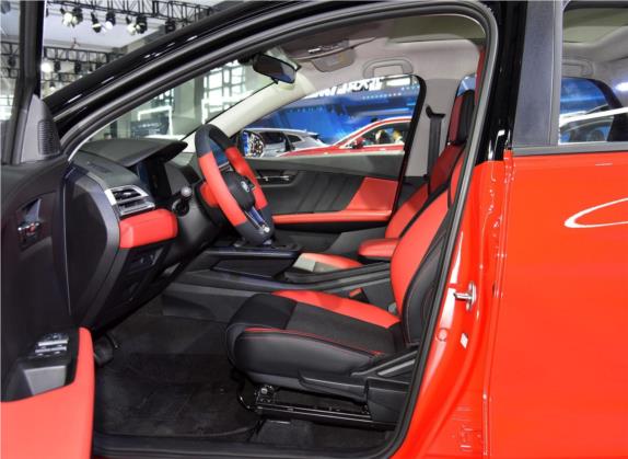 比亚迪e2 2021款 尊贵型 车厢座椅   前排空间