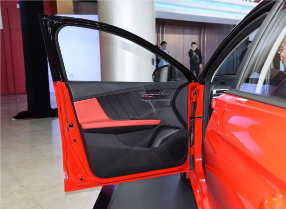 比亚迪e2 2021款 尊贵型 车厢座椅   前门板