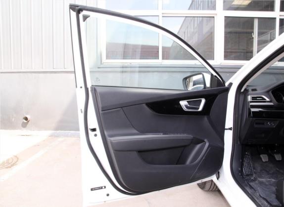 秦 2019款 1.5L 手动舒适型 车厢座椅   前门板