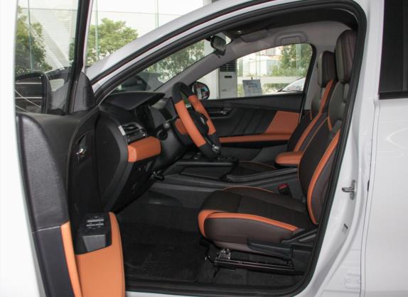比亚迪e3 2021款 升级版 高续航版 豪华型 车厢座椅   前排空间
