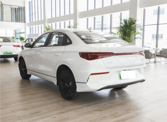 比亚迪e3 2021款 出行版 外观   斜后